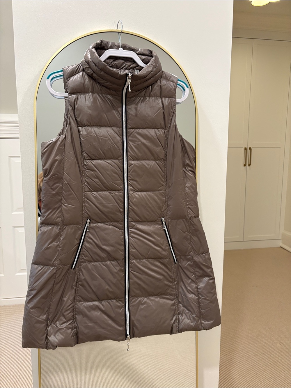 Sleeveless Puffer Vest Coat in Taupe